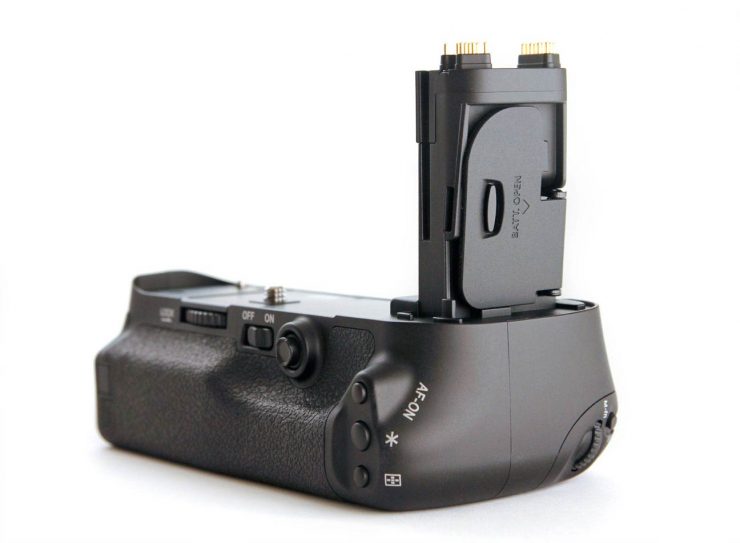 Review: Pixel Vertax E-11 Battery Grip for Canon 5D Mark III – Light And  Matter